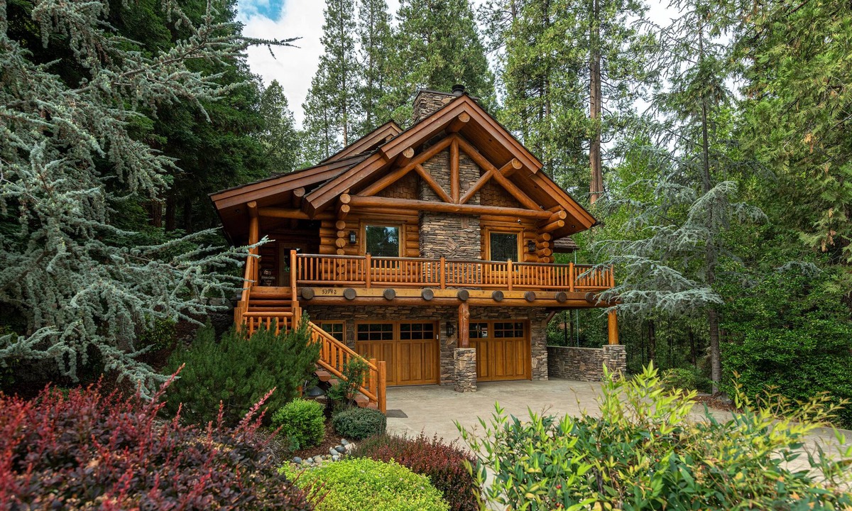 Bass Lake Cabin | Luxury Log Cabin Bass Lake, Air Conditioning, backup generator, no cleaning fees
