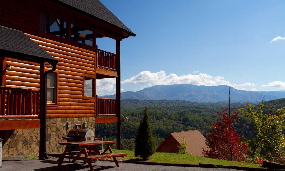 Sevierville Cabin | Luxury Log Cabin With Million Dollar Panoramic Smoky Mountain Views