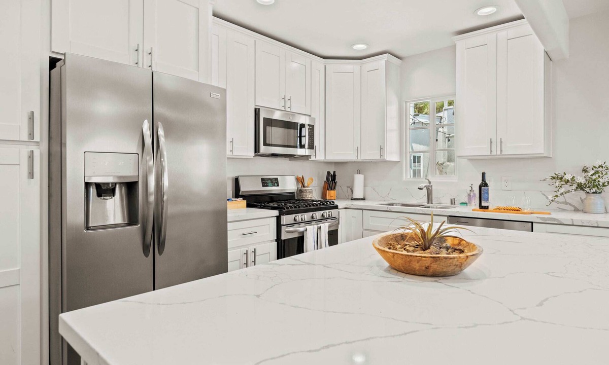 Hillcrest House | Luxury on Lewis by Cardo | Hot Tub, Fire Pit