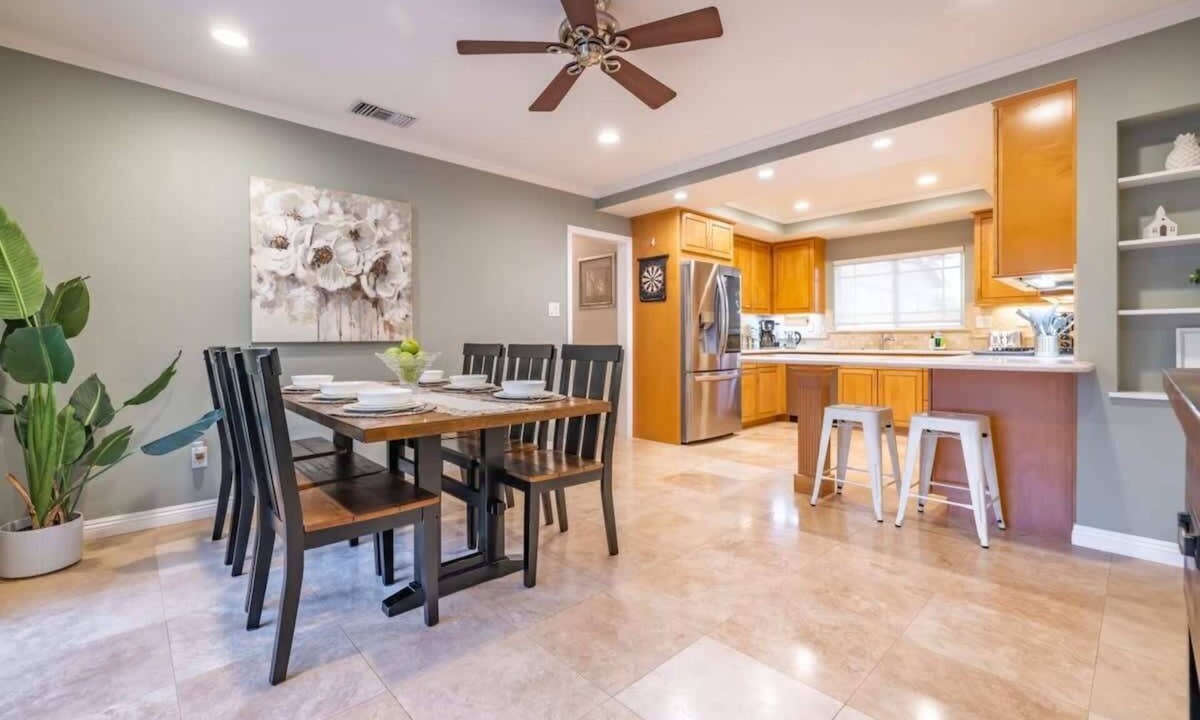 Northwest Anaheim Cottage | Marbella Lane - Charming 4BR Bungalo for Relaxing Retreat