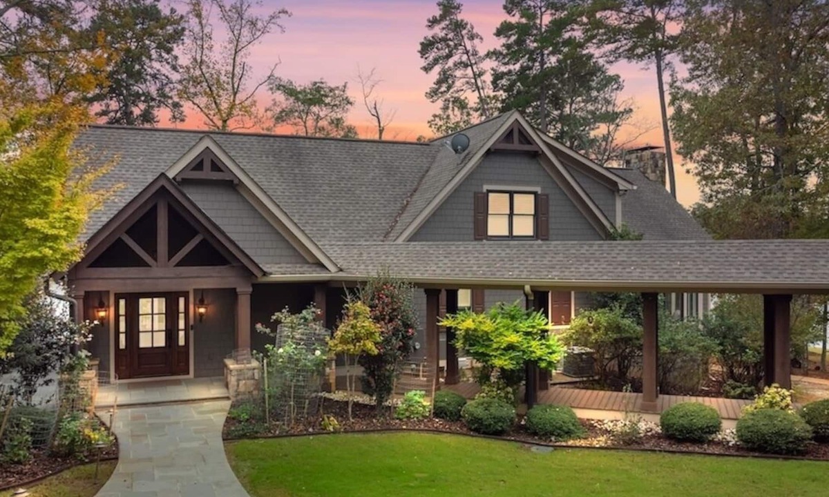 Greensboro House | Masters Week Lakefront Retreat Sleeps 14 Game Room, Dock & Stunning Views