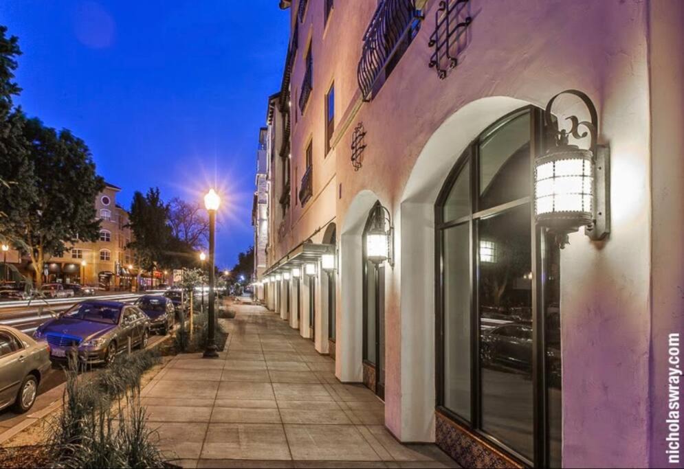 Downtown Sacramento Apartment | Midtown Luxury Apt w/ Balcony