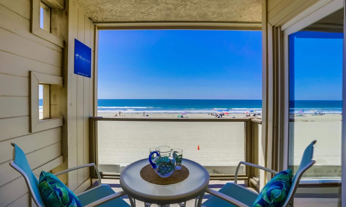 Mission Beach Condo | Mission Beach Sunset Oceanfront w/Patio & BBQ