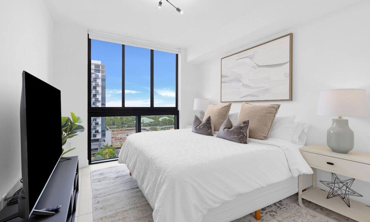 Doral Apartment | Modern 1BR| Downtown Doral