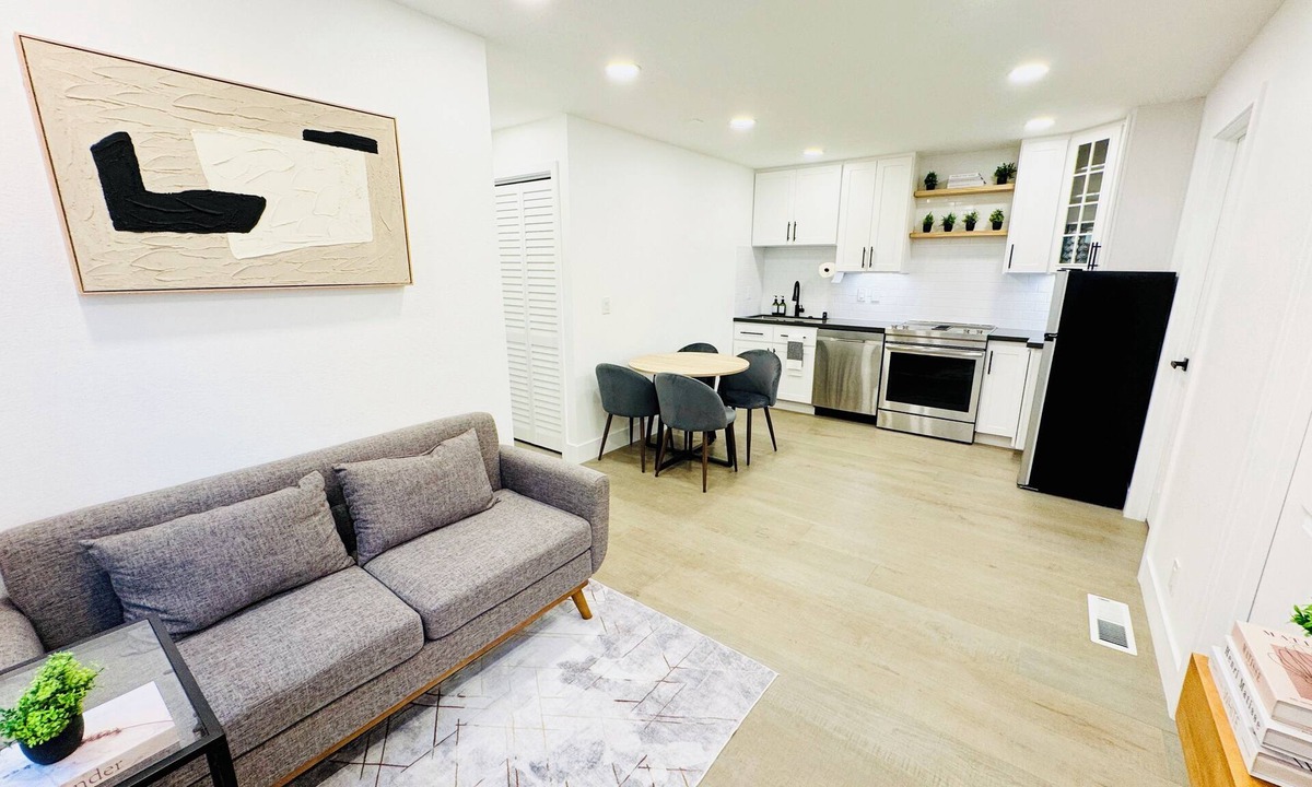 South San Jose House | Modern 2BR Near SJC | W/D | FirePit | Free Parking