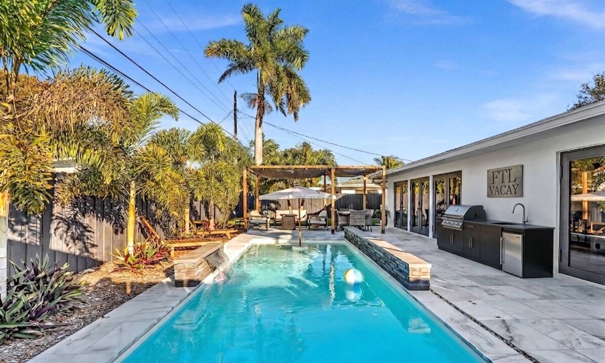 Imperial Point House | Modern 5 beds/2 bath/𝗣𝗼𝗼𝗹 𝗙𝗮𝗺𝗶𝗹𝘆 Vacation House 5mins 𝗟𝗮𝘂𝗱𝗲𝗿𝗱𝗮𝗹𝗲 & Pompano 𝗕𝗲𝗮𝗰𝗵