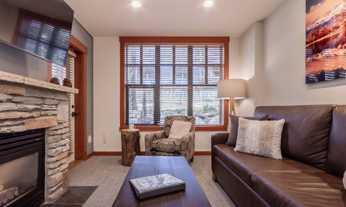 Mammoth Lakes Condo | Modern Condo in Heart of Village, 1st floor, Steps to Gondola & all Amenities