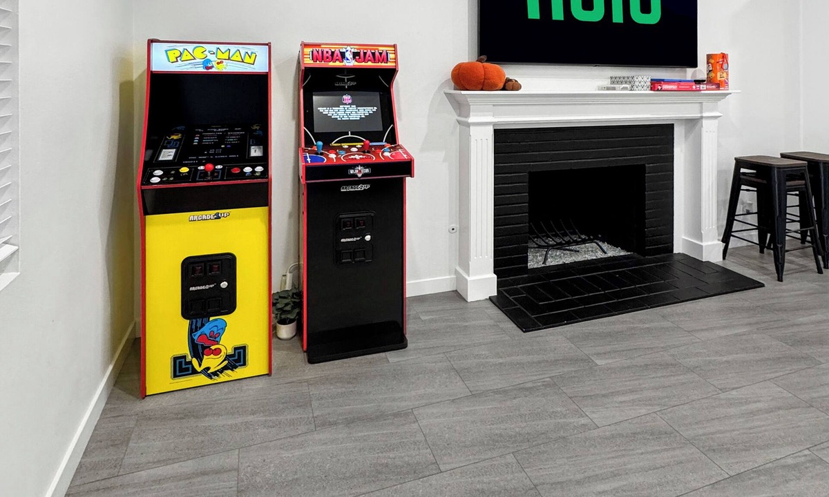 Southwest Anaheim House | Modern Family Getaway Near Disney & Knott’s – Arcade Fun!