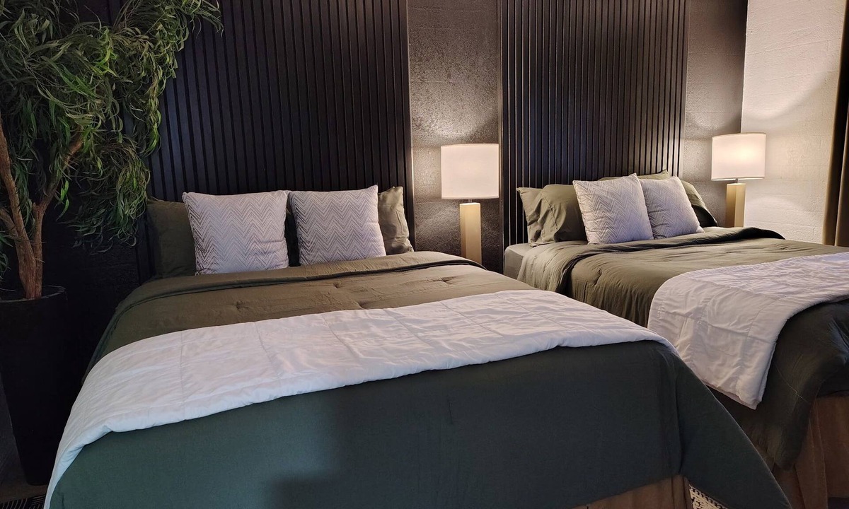Las Vegas Apartment | Modern Private Casita, Backyard, Near Strip + Free Uber Airport Pickup