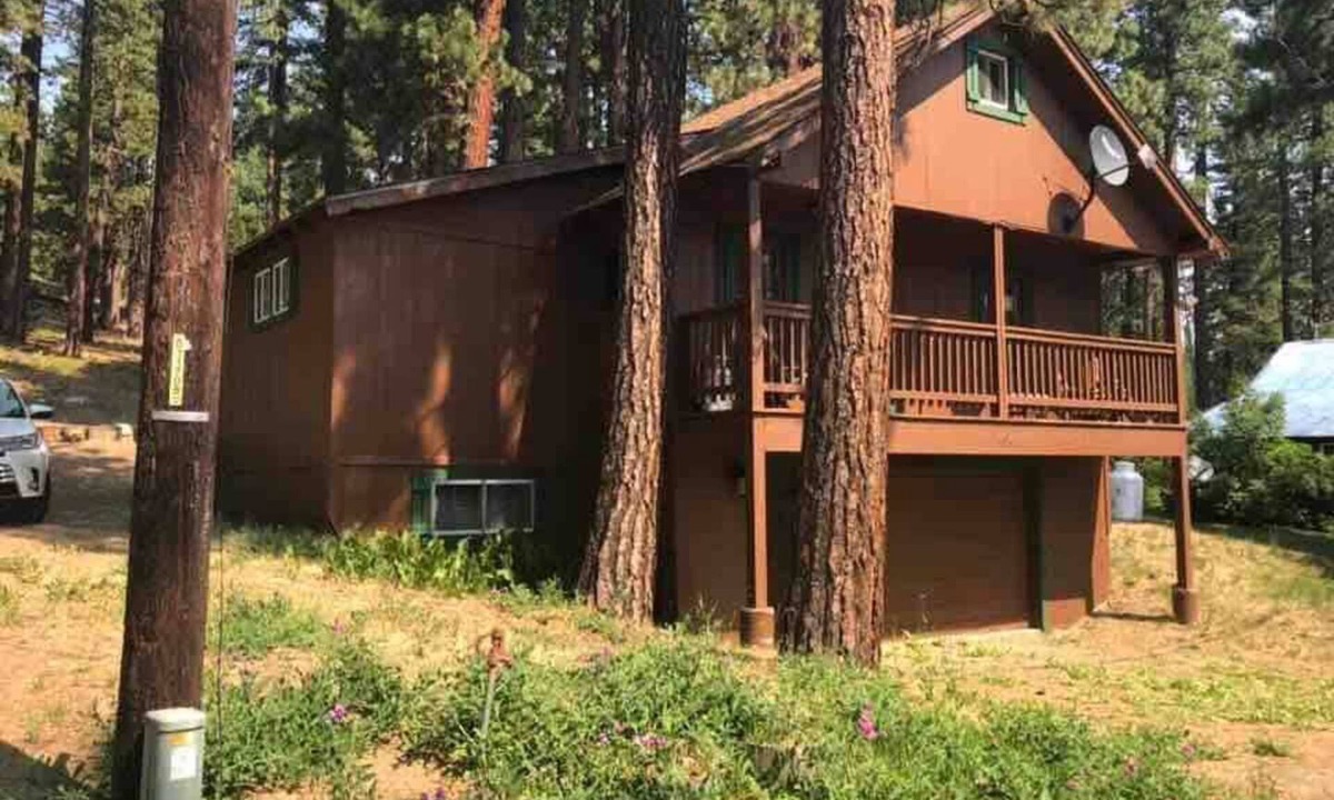 Calpine Cabin | Mountain Cabin with WiFi. Enjoy this quiet small-townnretreat