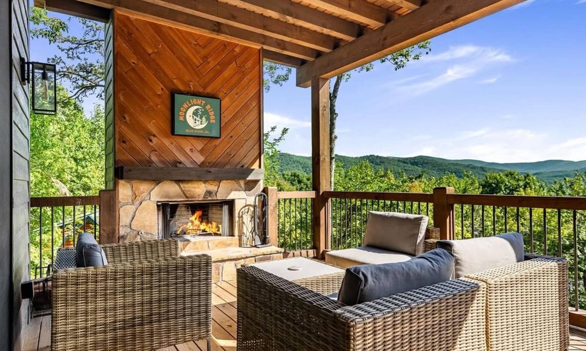 Foxfire Estates House | Mountain View Cabin: Hot Tub, Game Room, 7 min to Town