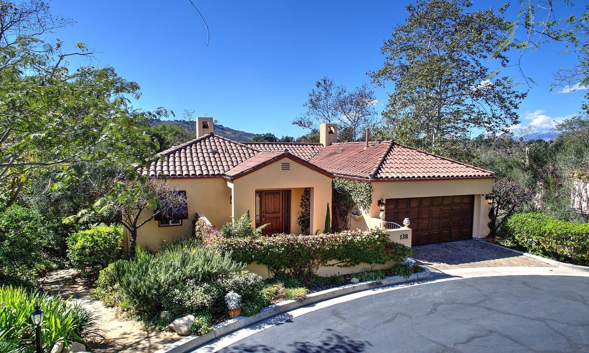 Bel Air House | Nature Lover’s Paradise, Bike/walk to Beach, Hope Ranch, 5 minutes from Downtown