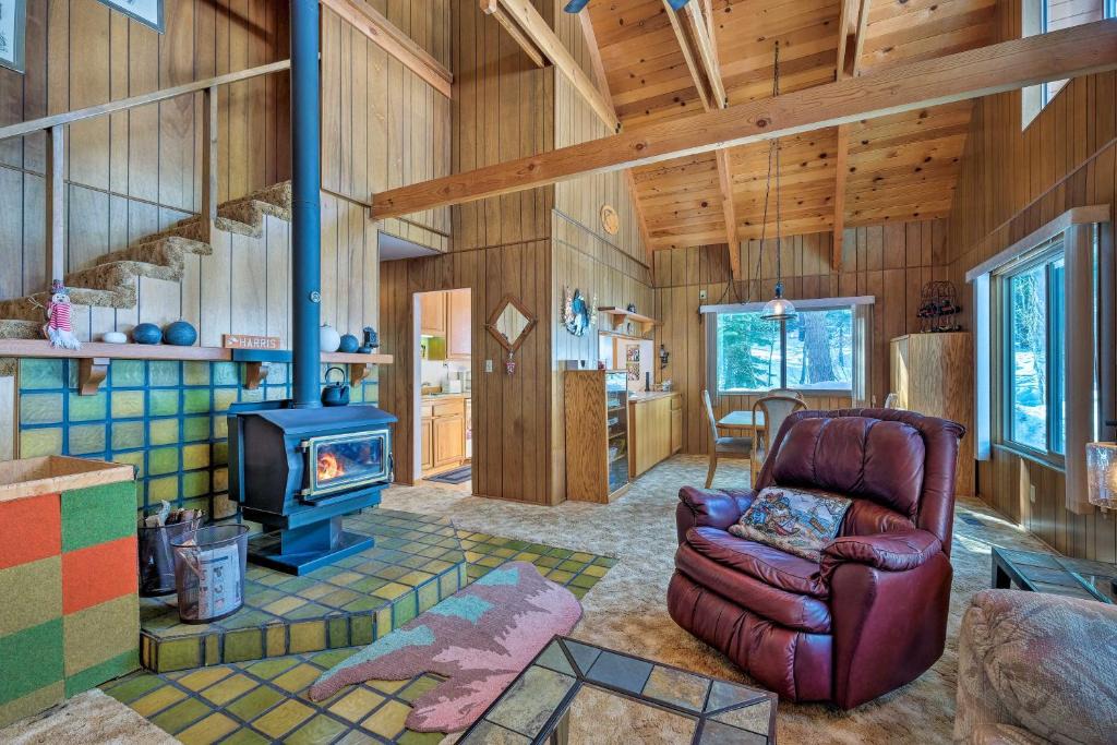 Bear Valley House | Near Hiking and Skiing Bear Valley Cabin!