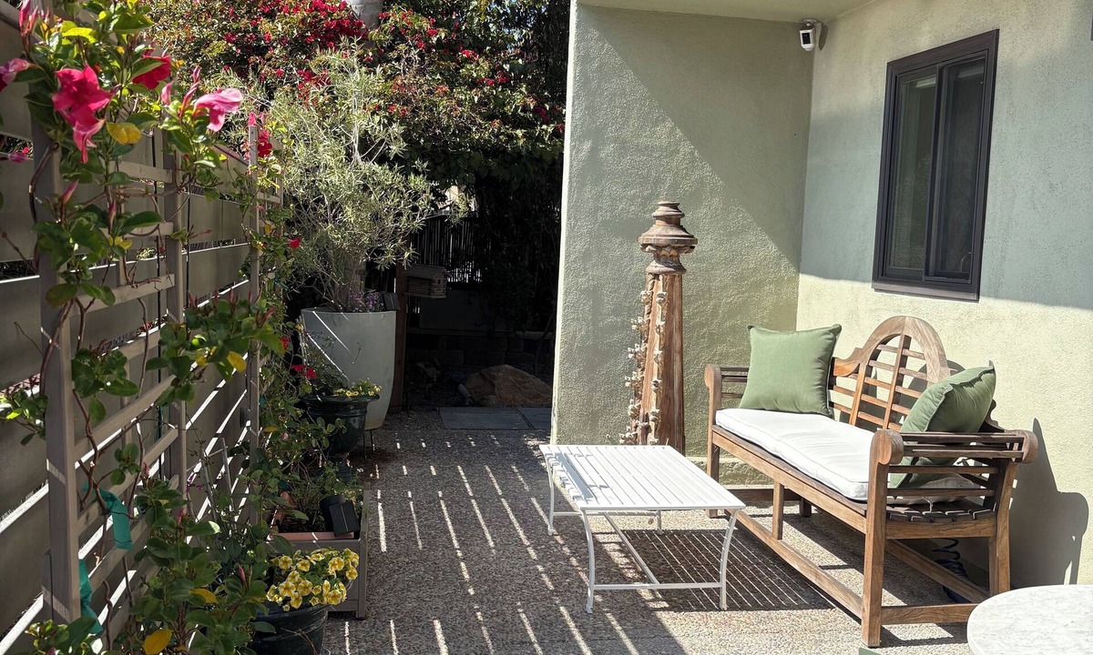 Encinitas House | New! Charming bungalow in Cardiff Walk to beaches, coastal rail trail and town!