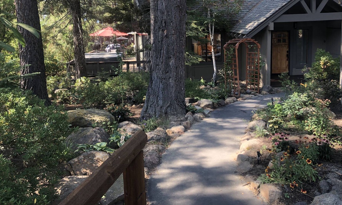Lake Forest House | New Listing: Dollar Point (Tahoe City)- Remodeled, Hot Tub, Steam Shower