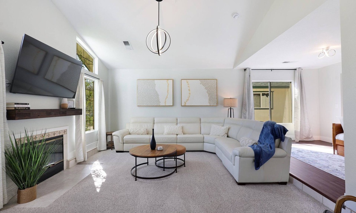 Redding Highlands House | NEW Overflow 96 : Pool - Hot tub- Central!