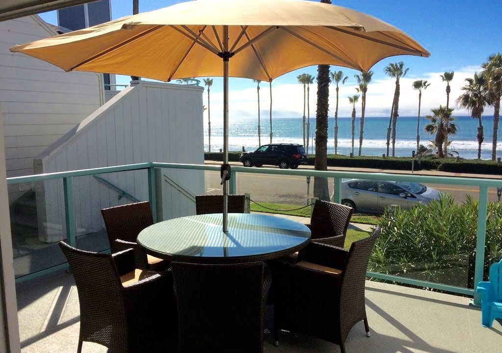 Townsite Apartment | NEWLY REMODELED ASTONISHING VACATION HOME, JUST A FEW STEPS AWAY FROM THE BEACH