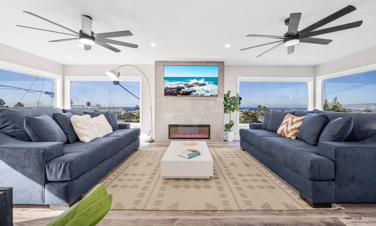 Ocean Beach House | Newly Remodeled Mansion With Breathtaking 300° Views! AC, Parking, Spacious!