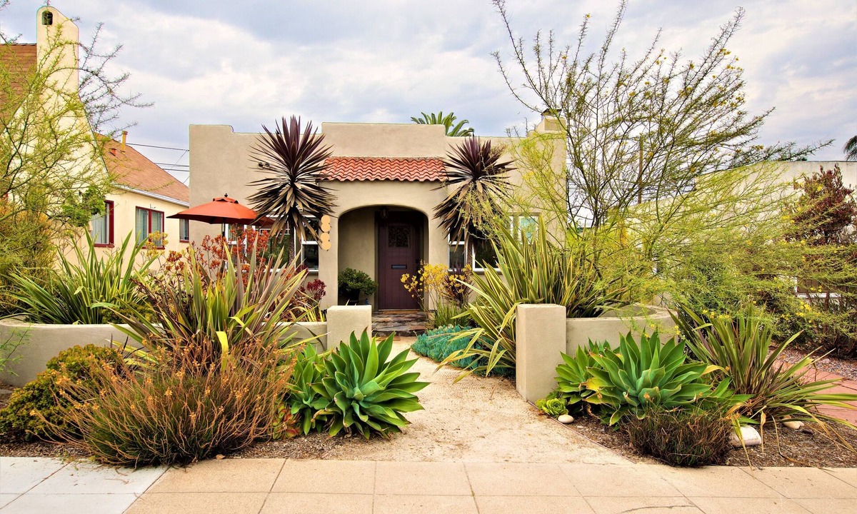 Altadena House | North Park Spanish revival house, walk to shops. restaurants