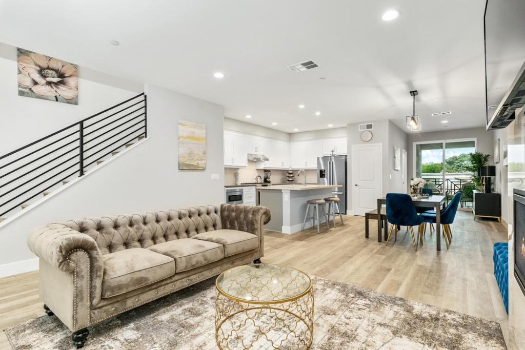 Carlsbad Village House | Oak Manor