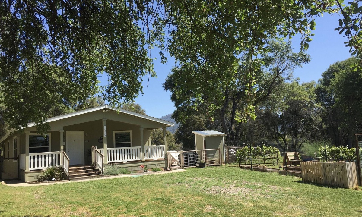Mariposa House | Oak Rock Hideaway ~ A Tranquil Mountain Setting With Easy Access To Yosemite