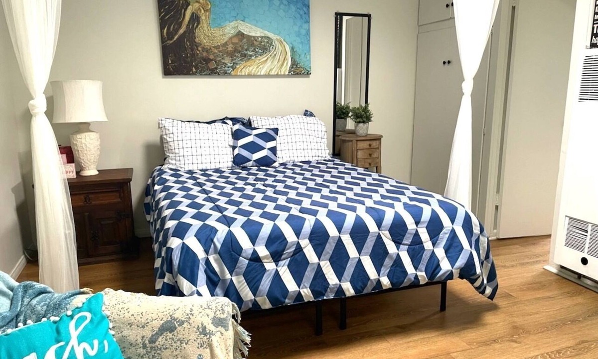 Ocean Beach Apartment | OCEAN BEACH, #1 Amore, Retro/Cozy, Studio Cottage, only 3 blocks to Beach!🏖