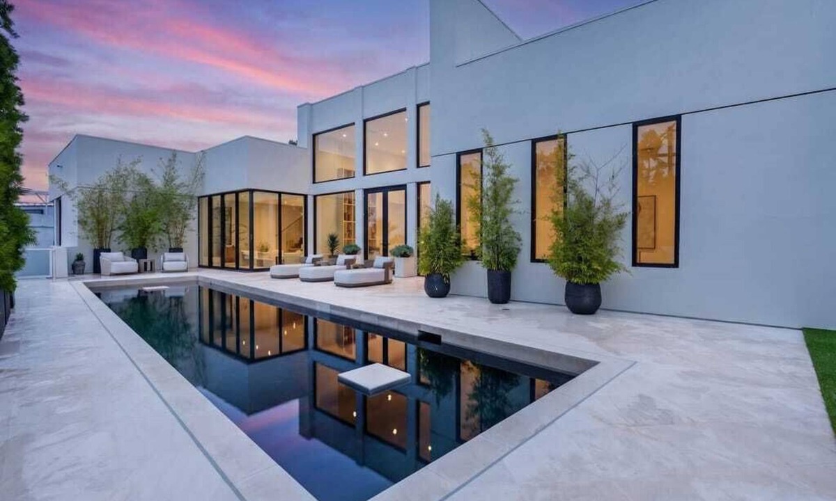 Beverly Grove House | Panoramic Bird Streets Estate Pool & City Views