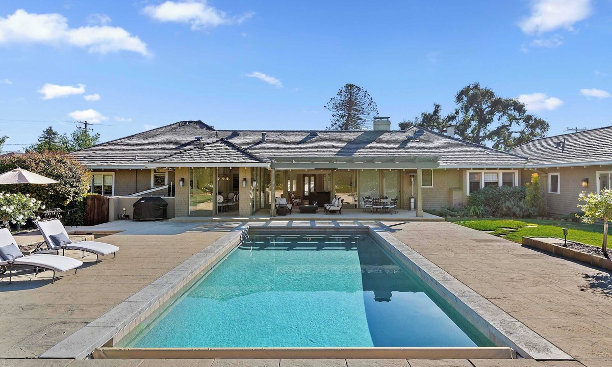 Upper East House | Paradise is Real | Estate w/Pool & Hot Tub