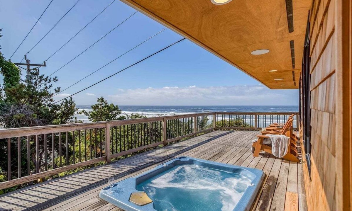 Tolovana Park House | Paradise View - Hot Tub with Ocean Views!