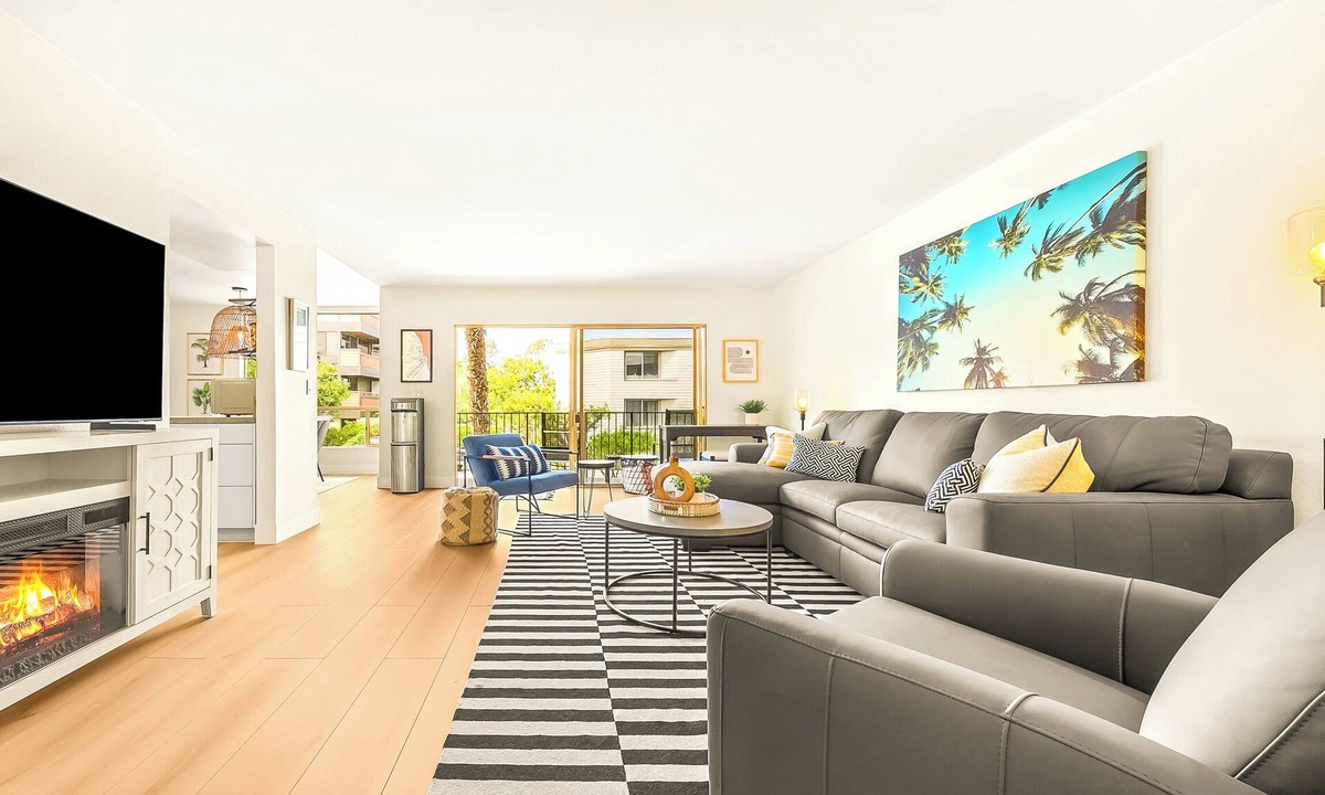 La Playa House | Pet Friendly 2 bedroom in Point Loma Overlooking Kellogg Beach - Stay for 30 days!