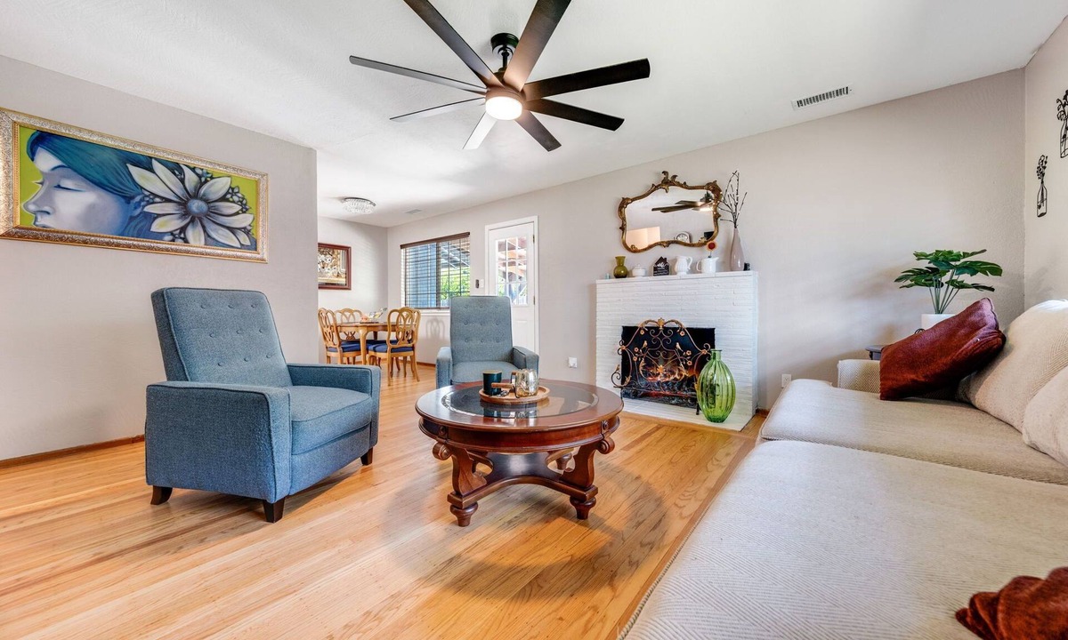 Rancho Cordova House | Pet-Friendly 3BR Retreat with Office, King Bed, Fenced Yard & Walk-In Shower