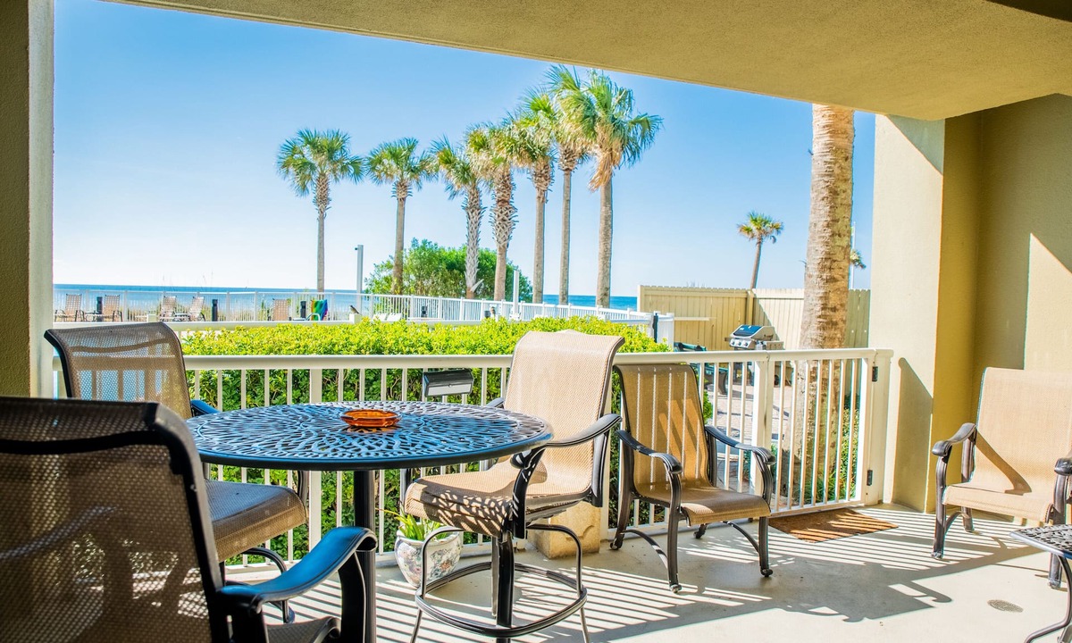 Panama City Beach Hotel | PET-FRIENDLY, GRAND PANAMA, WALK OFF PATIO DIRECT TO BEACH, POOL AND BBQ GRILLS
