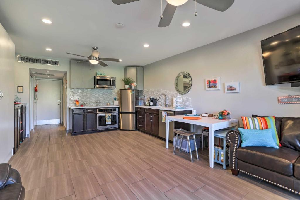 Palm Desert Apartment | Pool and Hot Tub Access Palm Desert Studio Condo