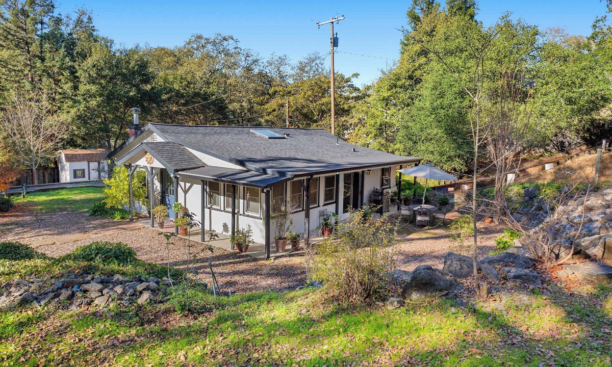 Healdsburg House | Private Acre+BBQ Patio | 5min to Healdsburg Plaza