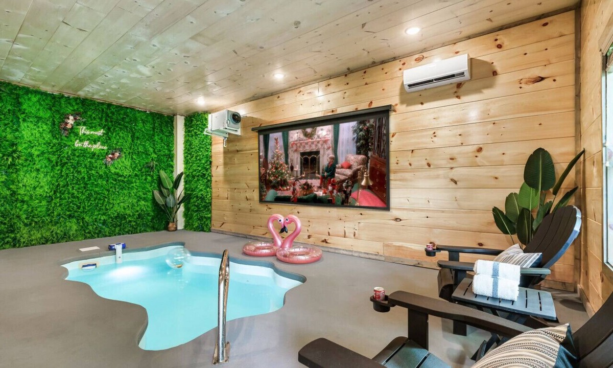Sevierville Cabin | Private Indoor Pool/Pet Stays Free/HotTub/Movie