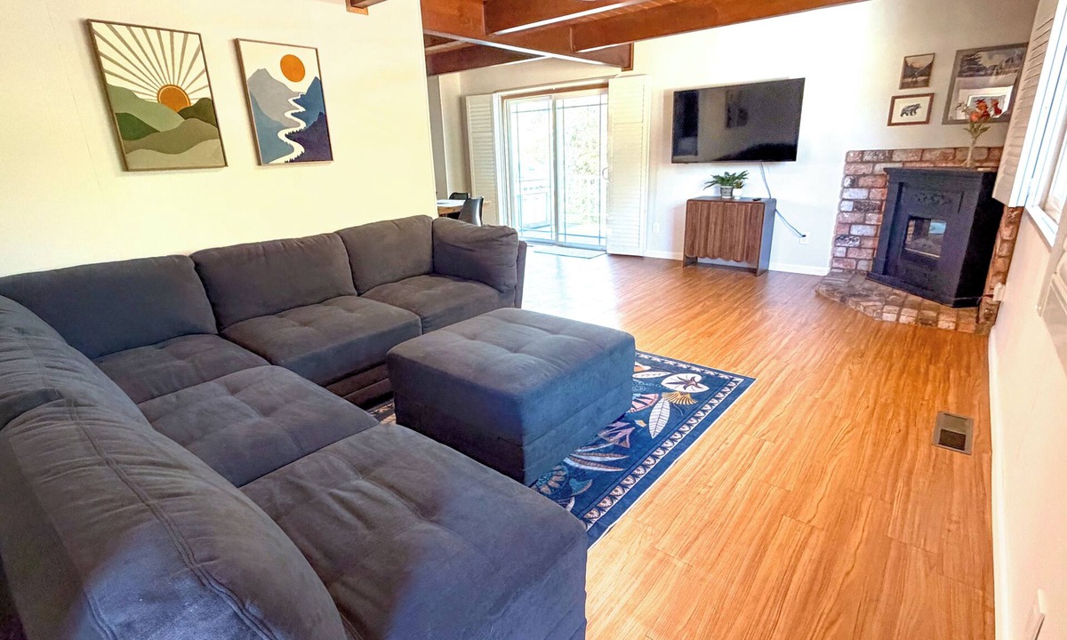 Groveland Ski Chalet | Private lake access 4-bedroom chalet in Pine Mountain Lake/Groveland