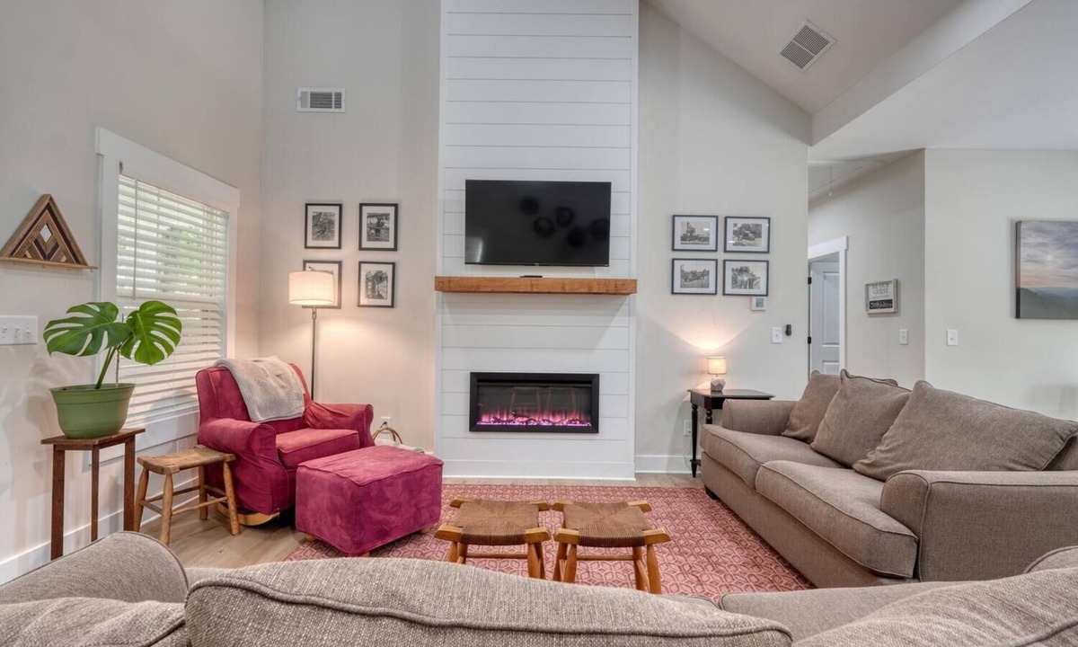 Dahlonega House | Private oasis close to the comforts of town-BW house