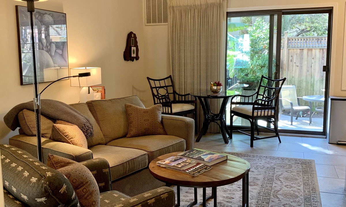 East Sacramento House | Quiet, Beautiful, East Sacramento Oasis - Walk to Coffee, Restaurants and Shops