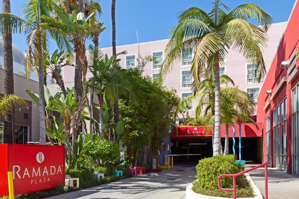 Norma Triangle Hotel | Ramada Plaza by Wyndham West Hollywood Hotel & Suites