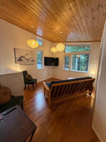 Jacoby Creek Apartment | Ravens Nest Tranquil Forest Suite 5 min to Downtown Arcata with Stunning Redwood Views