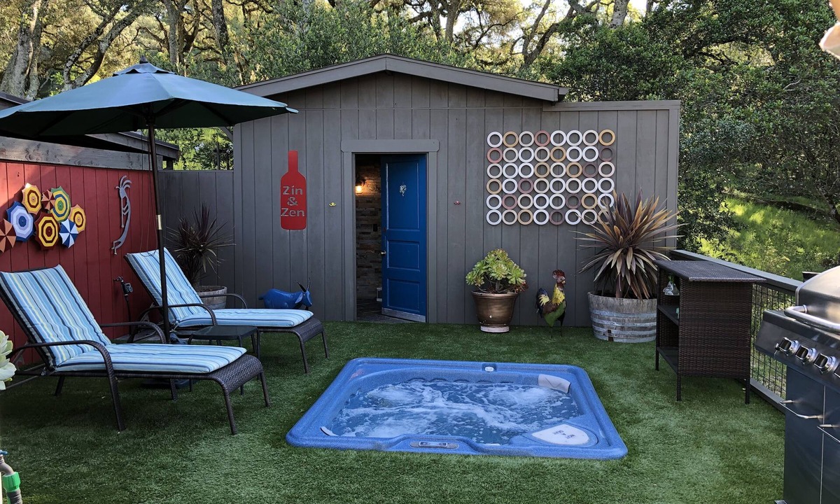 Santa Rosa House | Rejuvenate in the Zen Bath: Close to everything yet so far away!