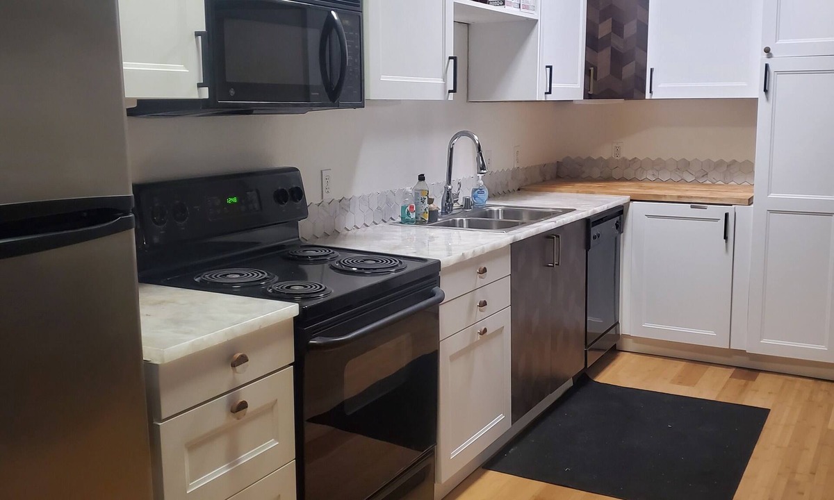 East Village Condo | REMODELED Charming GasLamp Studio Loft with Balcony