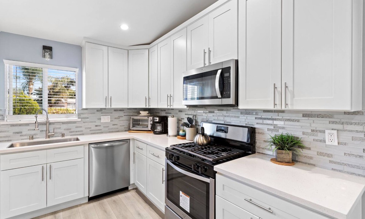Moreno Valley House | *Remodeled Home* Field Air Museum-7 minutes away
