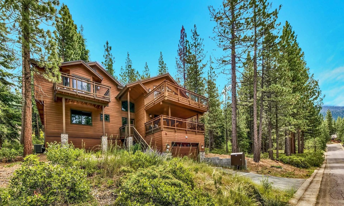 Montgomery Estates House | Rimrock Mansion 6BR, 4BA