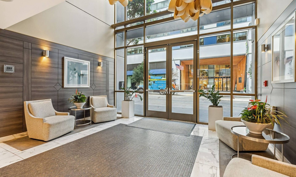 Rincon Hill Apartment | Rincon Hill 1 BR w/Office by Anyplace - 11656