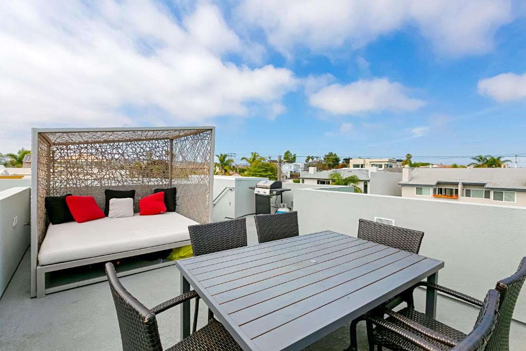Crown Point House | Riviera Charms