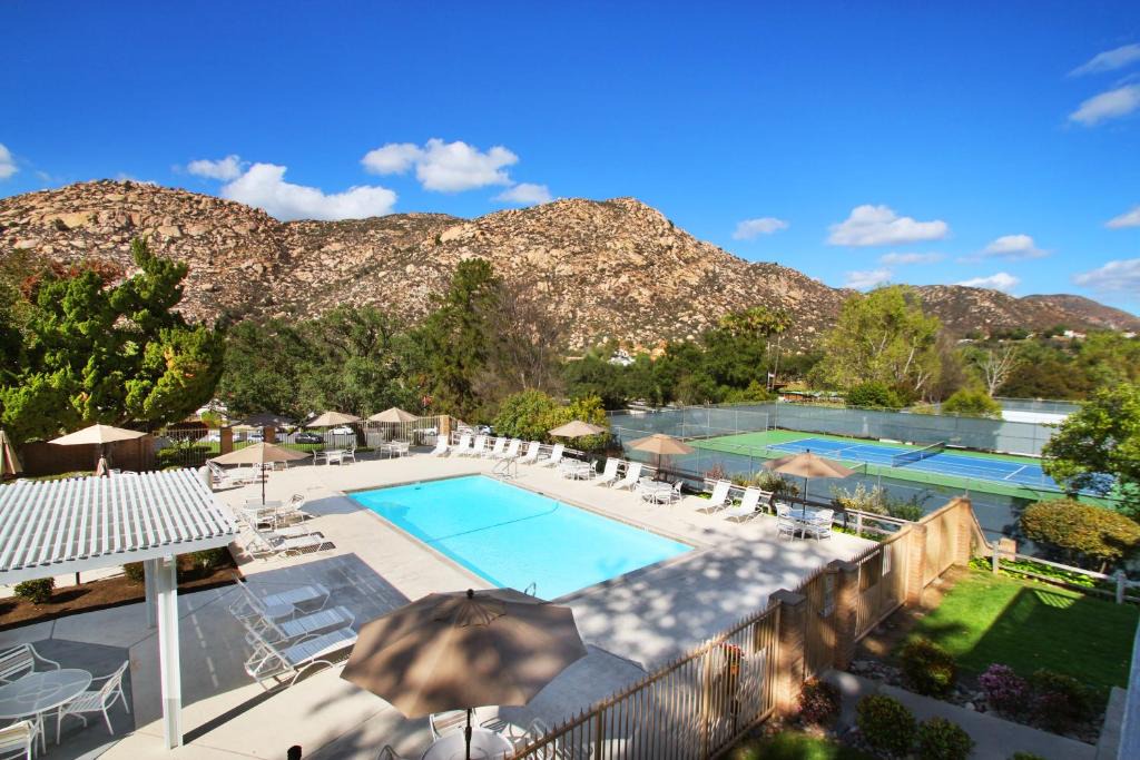 Riviera Oaks Resort | San Diego Country Estates