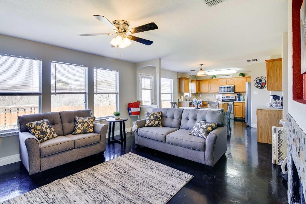 Solana Ridge House | San Antonio Home with Large Yard, Fire Pit and Pergola