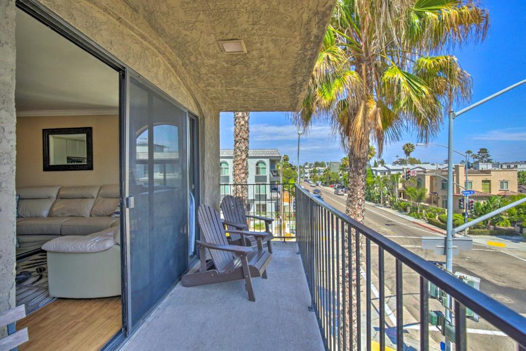 Crown Point Apartment | San Diego Condo 3 Blocks to Pacific Beach!