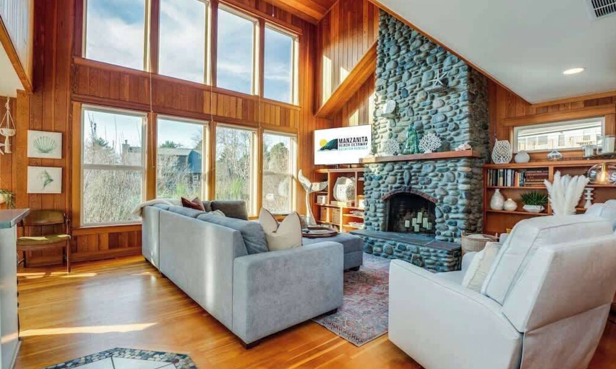 Neahkahnie Beach House | Sand Dollar by Manzanita Beach Getaway: Hot Tub & Dog Friendly Near Beach